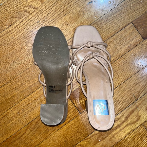 Nude Heels - Picture 4 of 6